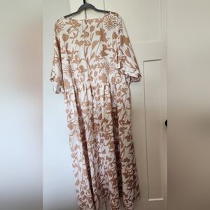 Shein Curve Floral Print V-Neck Short Sleeve Maxi Dress Cream & Tan SZ 5XL